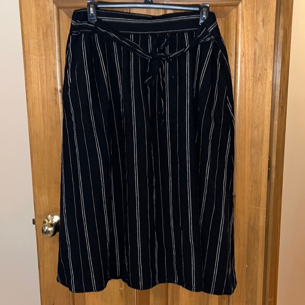 Time and Tru Black/White Pinstripe Maxi Skirt